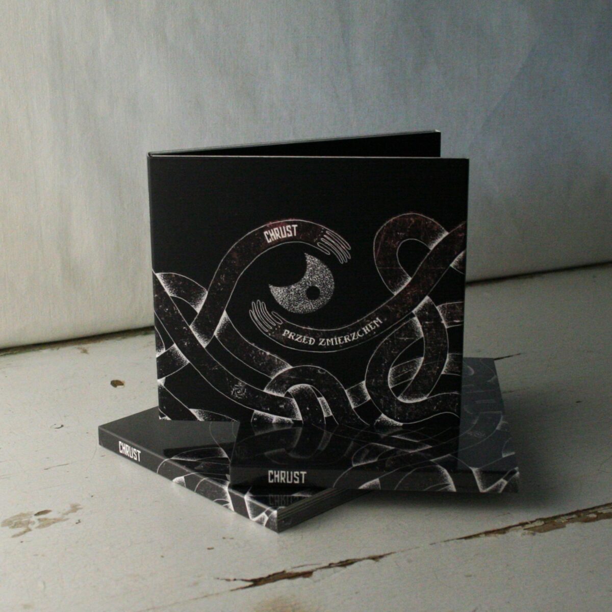 <b> CHRUST - PRZED ZMIERZCHEM </b><br> CD, 2025